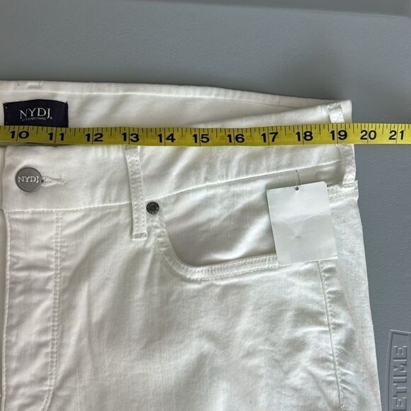 New NYDJ Lift Tuck® Technology White Flare Jeans Size 1X - Picture 4 of 7